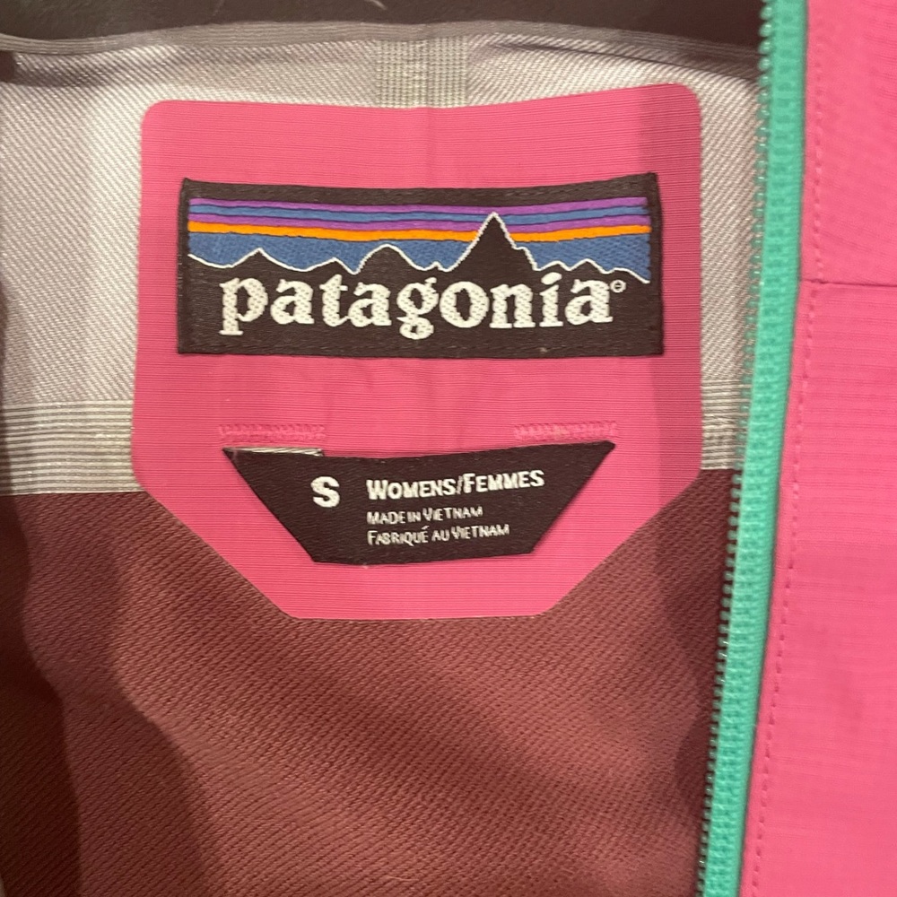 Women’s Patagonia Shell - Picture 4 of 5